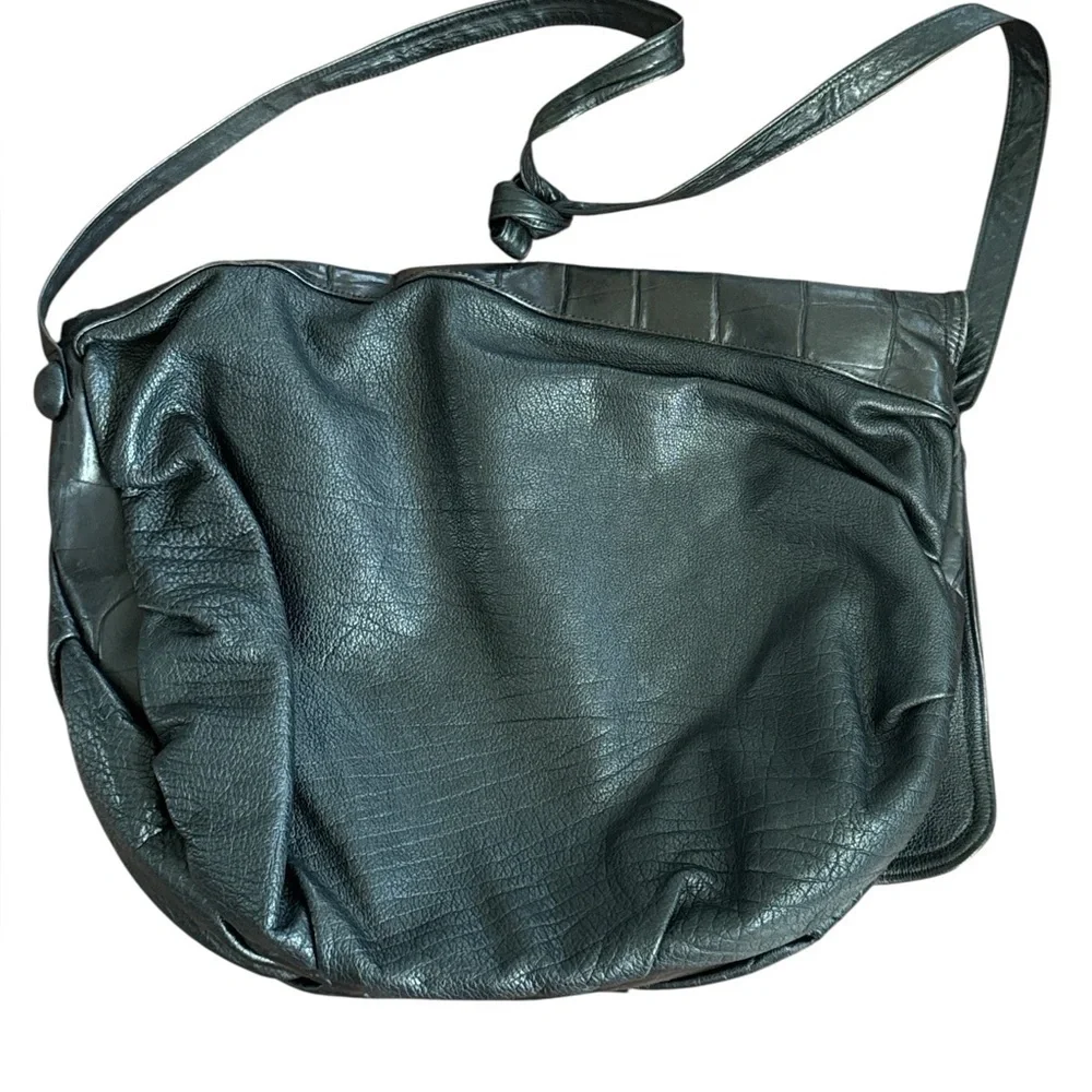 Carlos Falchi Black Croc Embossed Leather Messenger Shoulder Bag Y2K Purse